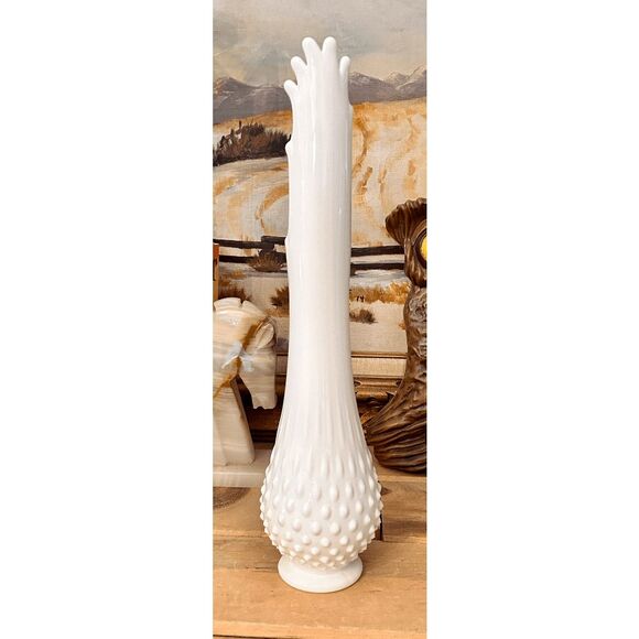 Vintage Fenton Hobnail Milk Glass Tall Vase DO NOT BUNDLE - Picture 3 of 5